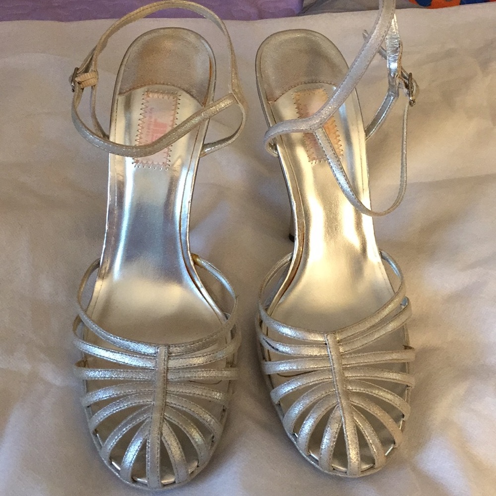 Silver Vintage heels